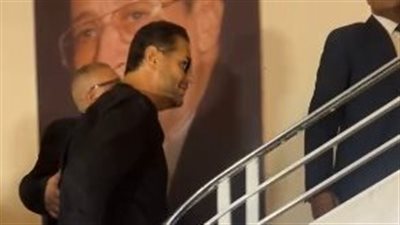 راغب علامة يصل إلى نقابة المهن الموسيقية للتحقيق معه بعد أزمة قبلة معجبة في حفله بالساحل| صور