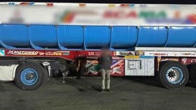 لبيعها في السوق السوداء.. القبض على سائق بحوزته 53 ألف لتر سولار بدون مستندات بالأقصر