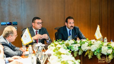 الإسكان وجهاز مستقبل مصر يبحثان الاستفادة من محطات تحلية مياه البحر