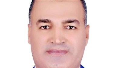 الدكتور حسين عبد الباسط قائمًا بعمل عميد كلية الإعلام وتكنولوجيا الاتصال بقنا