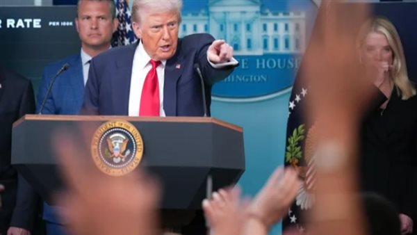 الرئيس الأمريكي دونالد