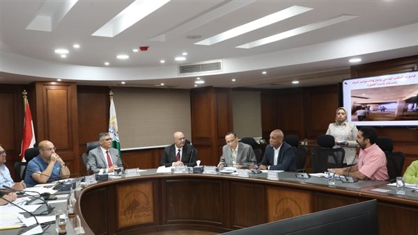 محافظ الجيزة خلال