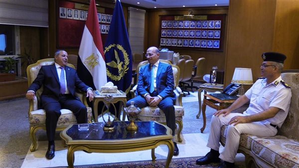 محافظ بورسعيد خلال