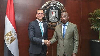 وزير الاستثمار يبحث مع وزير الخارجية الإيفواري تعزيز الشراكة الاقتصادية والاستثمارية 