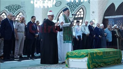 على رأسهم رئيس الوزراء.. تشييع جثمان علي المصيلحي من مسجد الشرطة بحضور عدد كبير من المسؤولين