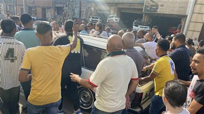 تشييع جثمان السيدة المقتولة على يد طليقها بسبب قضية نفقة بالإسكندرية