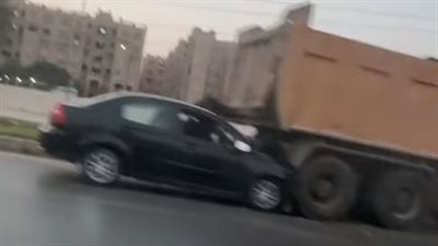 الأمن يفحص فيديو مطاردة 3 سيارات لفتاة على طريق الواحات