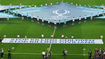 منافقون يخيفكم محمد صلاح.. صحفي إسرائيلي يهاجم يويفا بعد دعم أطفال غزة