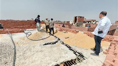 محافظة الجيزة تزيل 6 أبراج مخالفة بالمجزر الآلي بالليبني هرم