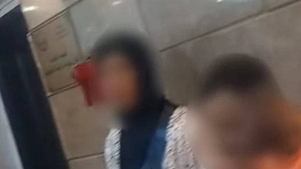  فتاة تزعم محاولة