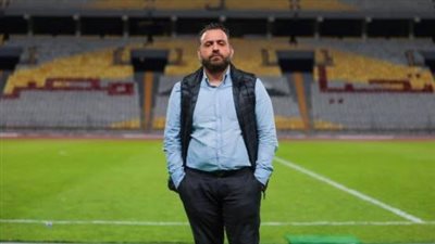 داخل المطار.. جلسات تحفيزية بين جون إدوارد ولاعبي الزمالك