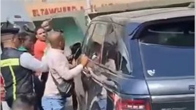 عطل الطريق بسيارة رينج روفر.. الأمن يفحص واقعة اتهام سائح بالتسبب في حادث أعلى كوبري أكتوبر