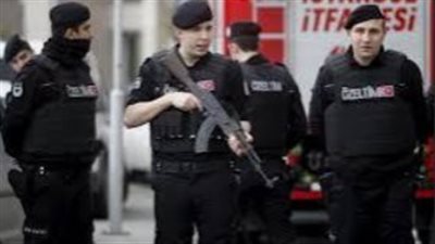 حملة اعتقالات موسعة لمسؤولين في قضايا فساد واحتيال بتركيا