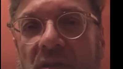 جراح أمريكي عائد من غزة في شهادة مروعة: شاهدت دفن صغيرين على قيد الحياة