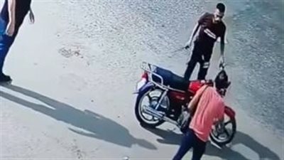 عامل دليفري.. القبض على المتهم بمحاولة سرقة هاتف من مواطن بالأميرية