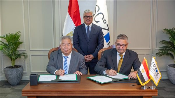 توقيع عقد إقامة مشروع