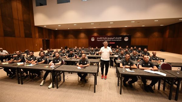 معسكر حكام دوري المحترفين