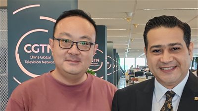 مصطفى كفافي مذيعًا للأخبار في التلفزيون الصيني الناطق بالعربية