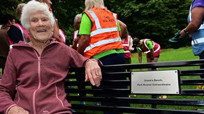 عداءة عمرها 97 عامًا تحطم الرقم القياسي الأوروبي في مسابقة Parkrun للجري