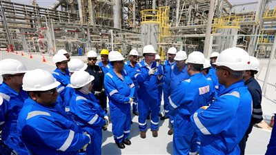 وزير البترول يتفقد مشروعات زيادة الإنتاج بمعامل تكرير البترول بالسويس لخفض الفاتورة الاستيرادية