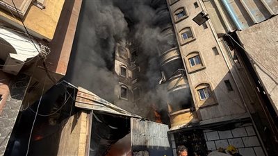 محافظ القاهرة يقرر تشكيل لجنة هندسية لبيان تأثير الحريق على عقار ببولاق أبو العلا