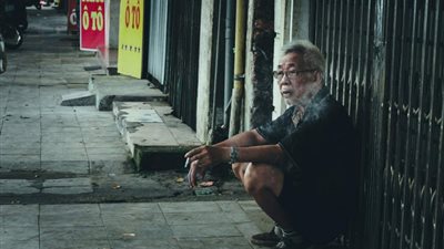 مسن صيني يطلب الطلاق بعد وقوعه في حب فتاة بالذكاء الاصطناعي