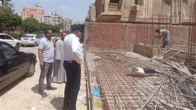 رئيس حي شرق مدينة نصر يقود حملة مكبرة لهدم عقار مخالف بالمنطقة التاسعة | صور