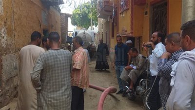 بعد نشر القاهرة 24.. تحرك عاجل لحل أزمة تراكم المياه بقرية العضايمة بإسنا في الأقصر