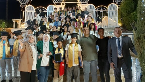 تكريم أوائل الطلاب