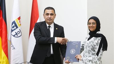 الأولى على الجمهورية بمدارس التكنولوجيا التطبيقية تختار منحة جامعة ساكسوني مصر 