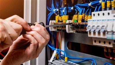 قطع التيار الكهربائي عن 19 منطقة وقرية بكفر الشيخ اليوم لمدة 4 ساعات 