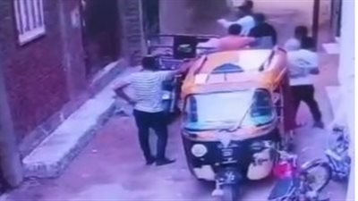 الأجهزة الأمنية تفحص واقعة اعتداء بعض الأشخاص على شاب بكفر صقر في الشرقية