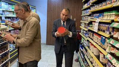 مساعدا وزير التموين في جولة ميدانية مفاجئة لضبط الأسواق ومتابعة المخابز بالفيوم 