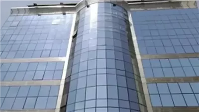 مديرة الشؤون القانونية بأحد البنوك تستغيث: الإدارة رافضة عودتي للعمل رغم صدور حكم قضائي