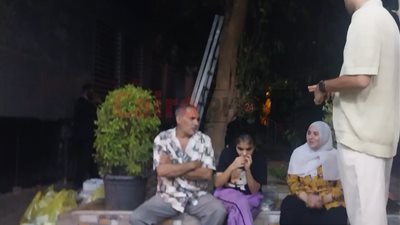 أمام القسم.. أسرة سوزي الأردنية تزورها في محبسها