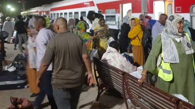  الرحلة الخامسة.. قطار السودانيين يصل محطة السد العالي بأسوان