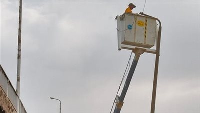 تكثيف أعمال الإنارة بمحيط كوبري البياضية لتحسين الخدمات