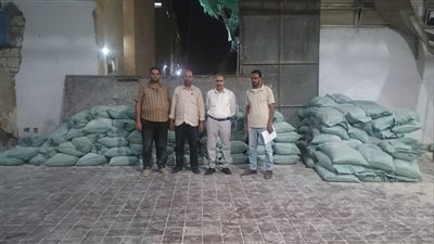 ضبط 18 ألفا و700 لتر بنزين وسولار و7 أطنان دقيق بلدي قبل تهريبها وبيعها في السوق السوداء بأسيوط