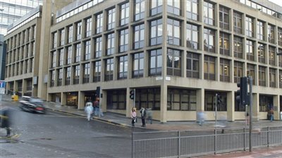 بسبب التركيز العسكري.. أكبر مركز للذكاء الاصطناعي في بريطانيا يواجه خطر الانهيار