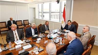 وزير الإسكان يصدر حزمة توجيهات لأجهزة المدن لتأمين المنشآت وتعزيز السلامة والصحة المهنية