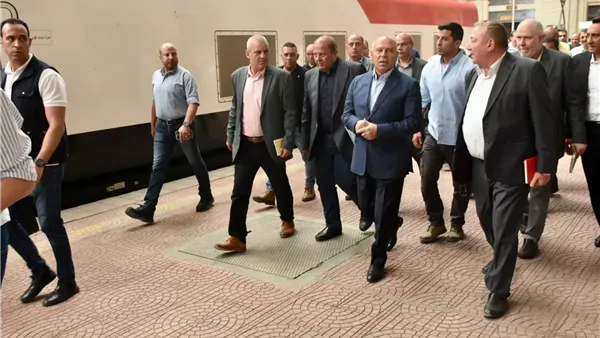 كامل الوزير خلال