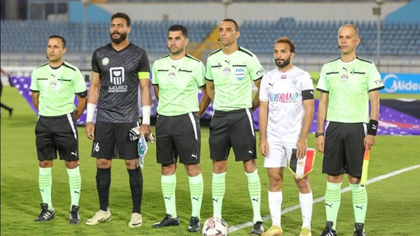 طاقم تحكيم مباراة