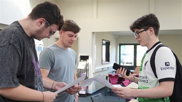 طلاب - بريطانيا 