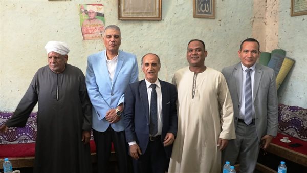 محافظ أسوان