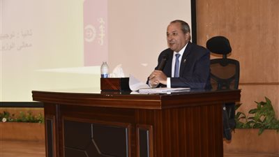 محافظ بورسعيد يعلن إنشاء مسجدا جديدا بالممشى السياحي