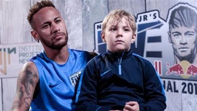 نيمار يتلقى رسالة دعم مؤثرة من ابنه بعد هزيمة سانتوس 6-0 في الدوري البرازيلي