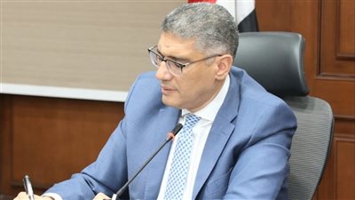 محافظ الجيزة يُشكل لجنة لحصر الأراضي الخاصة بسكان الإيجار القديم