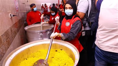 رفقة رئيس الوزراء الفلسطيني.. وزيرا التضامن والخارجية يتفقدان المطبخ الإنساني بالعريش لدعم غزة | صور 