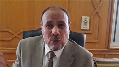 بعد اتهام أستاذة بالأزهر له بوقف راتبها بسبب الشعر.. نائب رئيس الجامعة: نحاول ردها إلى نفسها ووظيفتها 