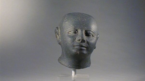  رأس كاهن مصري قديم